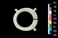 藏品(帶四突起玦形耳飾)的圖片