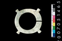 藏品(帶四突起玦形耳飾)的圖片