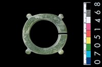 藏品(帶四突起玦形耳飾)的圖片