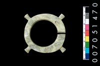 藏品(帶四突起玦形耳飾)的圖片