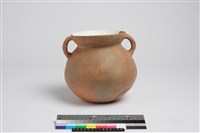 藏品(侈口歛唇圓腹凹底雙豎把罐)的圖片