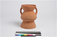 藏品(侈口歛唇折腹平底雙豎把圈足罐)的圖片