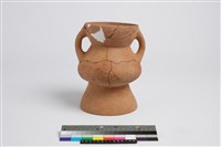 藏品(侈口歛唇折腹平底雙豎把圈足罐)的圖片