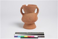 藏品(侈口歛唇折腹圓底雙豎把圈足罐)的圖片