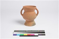 藏品(侈口斂唇折腹圓底雙豎把圈足罐)的圖片