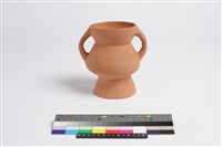 藏品(侈口斂唇折腹圓底雙豎把圈足罐)的圖片