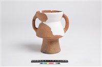 藏品(侈口斂唇低折腹平底雙豎把高圈足罐)的圖片