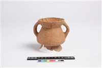 藏品(侈口折腹平底雙豎把圈足小陶罐)的圖片