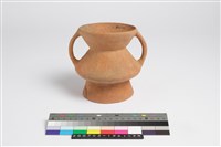 藏品(侈口斂唇底折腹雙豎把圈足罐)的圖片