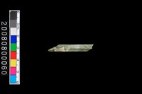 藏品(帶四突起環狀玦形耳飾)的圖片