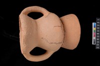 藏品(雙豎把帶流口圈足小陶罐)的圖片