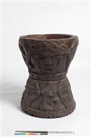 藏品(石板桌底部)的圖片