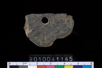 藏品(帶穿板岩片)的圖片