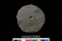 藏品(帶穿板岩片)的圖片