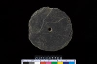 藏品(帶穿板岩片)的圖片