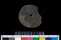 藏品(帶穿板岩片)的圖片