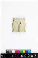 藏品(帶四突起圓核型玦形耳飾)的圖片