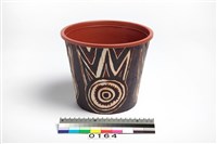 藏品(樹皮布花盆)的圖片