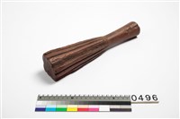 藏品(樹皮布打棒)的圖片