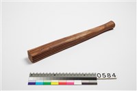 藏品(樹皮布打棒)的圖片