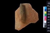 藏品(口緣帶鈕把)的圖片