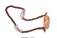 藏品(鯨牙項飾)的圖片