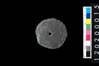 藏品(帶穿圓板)的圖片