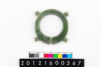 藏品(帶四突起玦形耳飾)的圖片