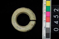 藏品(環狀玦形耳飾)的圖片