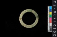 藏品(環狀玦形耳飾)的圖片