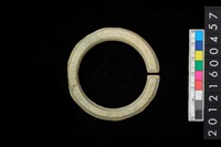 藏品(環狀玦形耳飾)的圖片