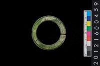 藏品(環狀玦形耳飾)的圖片