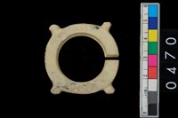 藏品(帶四突起玦形耳飾)的圖片