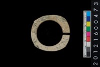 藏品(帶四突起玦形耳飾)的圖片