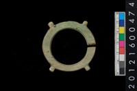 藏品(帶四突起玦形耳飾)的圖片