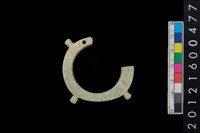 藏品(帶四突起玦形耳飾)的圖片