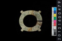 藏品(帶四突起玦形耳飾)的圖片