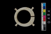 藏品(帶四突起玦形耳飾)的圖片