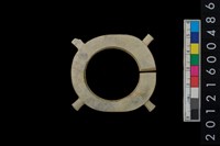 藏品(帶四突起玦形耳飾)的圖片