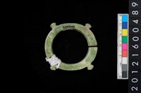 藏品(帶四突起玦形耳飾)的圖片