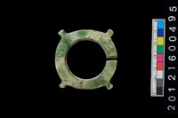 藏品(帶四突起玦形耳飾)的圖片