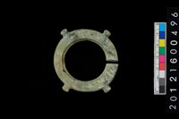 藏品(帶四突起玦形耳飾)的圖片