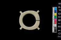 藏品(帶四突起玦形耳飾)的圖片