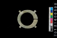 藏品(帶四突起玦形耳飾)的圖片