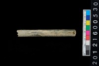 藏品(兩端帶穿玉棒)的圖片