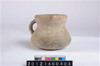 藏品(侈口斂唇帶流平底單把罐)的圖片