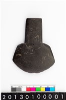 藏品(有肩磨製石斧)的圖片