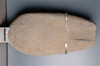 藏品(有槽單石)的圖片