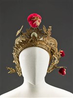 藏品(竹馬陣頭生角頭盔)的圖片