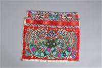 藏品(紅地鳳龍紋衣袖繡片)的圖片